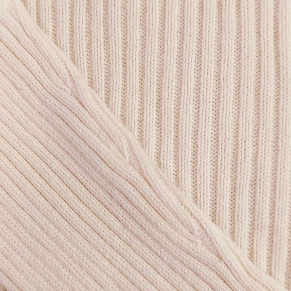 Off-White Knit Turtleneck - Picture 3 of 5